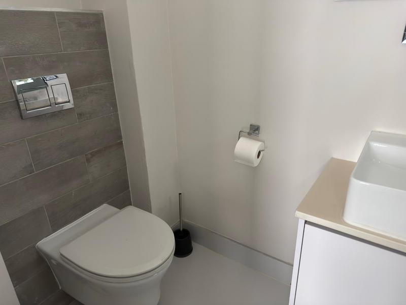 3 Bedroom Property for Sale in Sea Point Western Cape